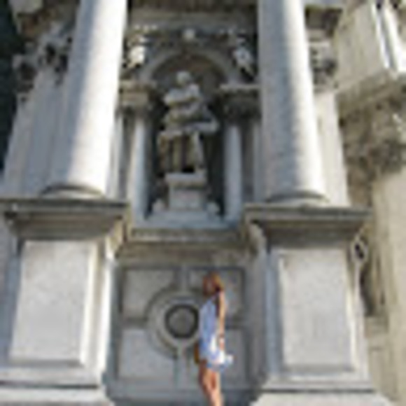 Meet your Posher, Julia - Picture 1 of 1